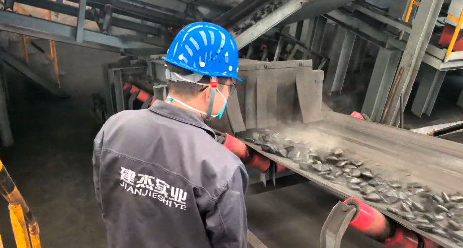 钢厂污泥压球新上产线频出问题？？？？？看扑睿德州游戏官网粘合剂现场领导专业破局
